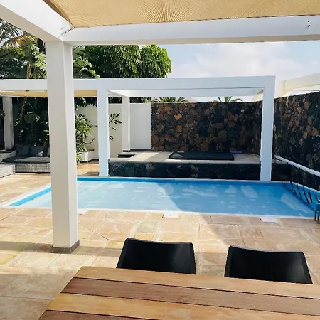 Villa Casa Paloma With Heated Pool In El Roque Cotillo