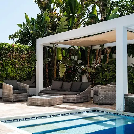ヴィラ Casa Paloma With Heated Pool In El Roque *