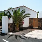 Villa Casa Paloma With Heated Pool In El Roque Cotillo