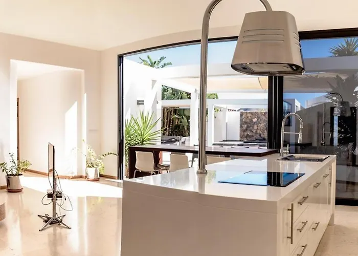 Casa Paloma With Heated Pool In El Roque Villa